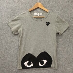 Comme des Garcons PLAY Shirt Womens SMALL Gray Black Heart Logo CDG Graphic Tee